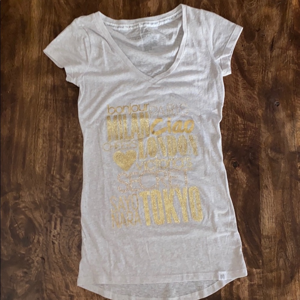 VS tee